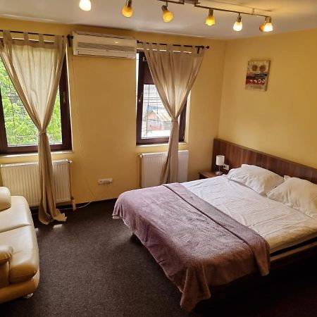 Casa Romana Apartamento Ploieşti Exterior foto